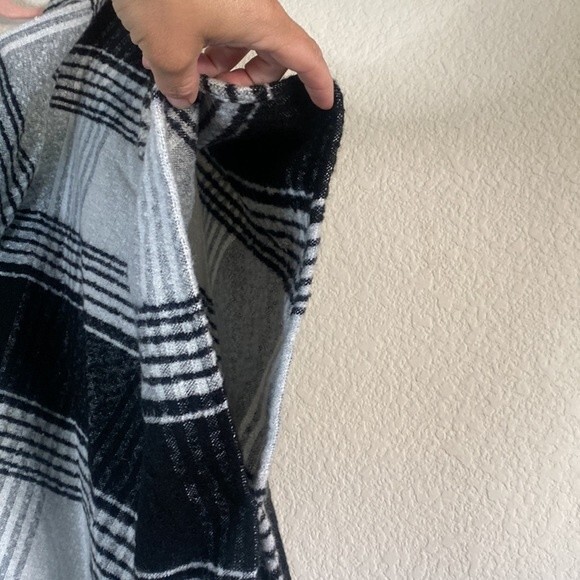 Express plaid striped windowpane one size hooded womens poncho top arm hole - Picture 9 of 11